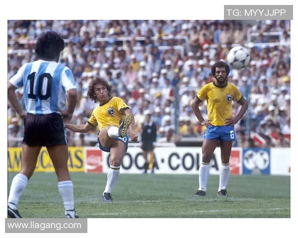 抖音平台上走红的足球球星有哪些值得关注的亮点与影响力